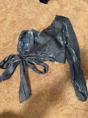 DO+BE One-Shoulder Shimmer Wrap Top in Charcoal